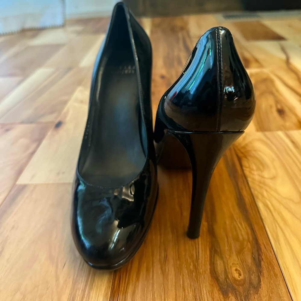 Stuart Weitzman Black Patent Leather Stiletto Heel
Women's Size 9.5